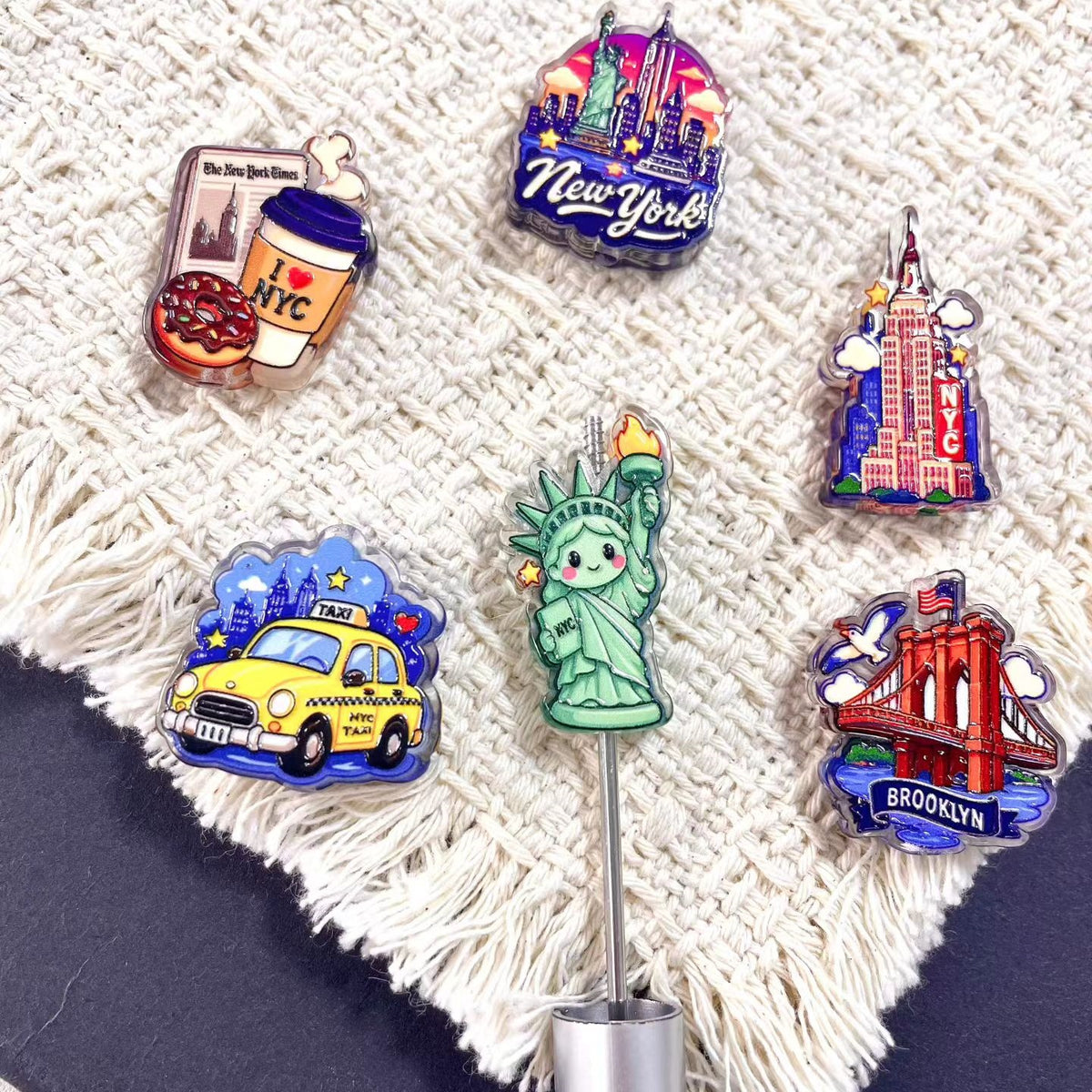 (L060) Acrylic Cartoon Landmarks in the United States Through-hole Beading Supplies Beads