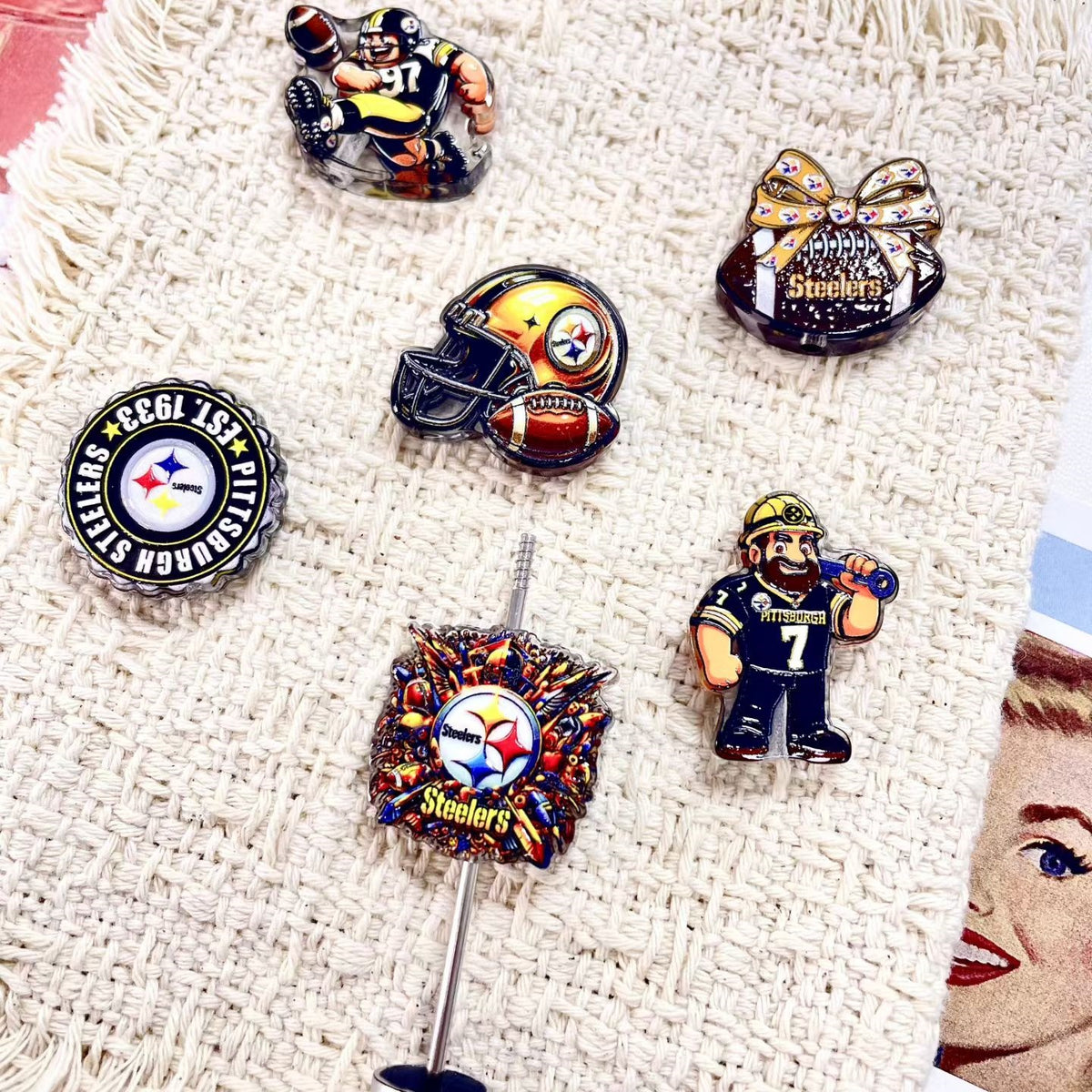 (L058) Acrylic Cartoon Football Team Through-hole Beading Supplies Beads